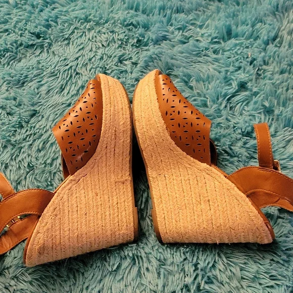 Black Rivet wedges - Picture 7 of 9